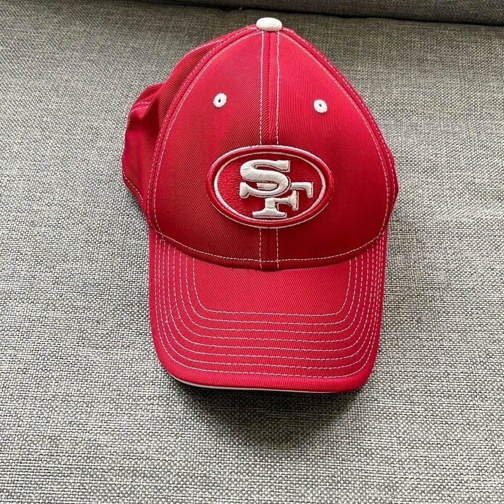 EC San Francisco 49ers Rebook Fitted Hat - Size Small / Medium